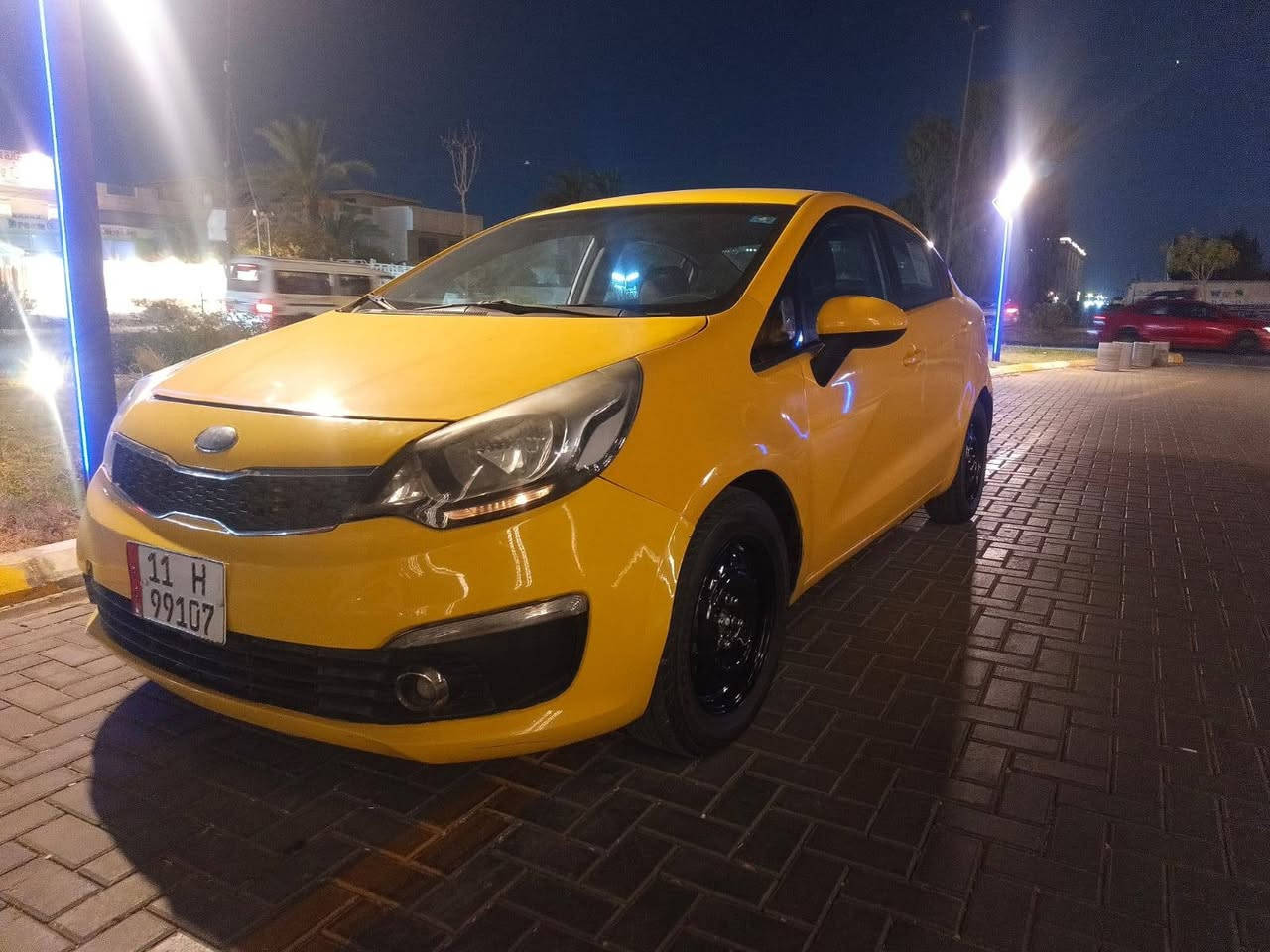 سلام عليكم للبيع كيه ريو مديل 2015 وارد امريكي حادثه جاملغ وبنيد بدون دواخل مكينة كير صدر تخم تاير خير من الله تبريد ثلج سياره حلوه جاهزة من جميع نواحي رقم بغداد دولي تحويل مباشر مصفره هيئه وغرامات مكان بغداد دوره سعر 70 وبيه مجال للطيبين رقمي ‏‪***********‬‏
