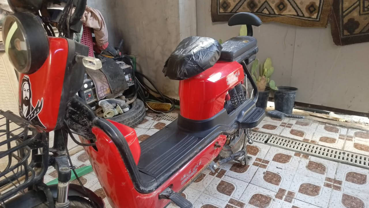السلام عليكم دراجه شحن للبيع نضيفه وشغاله سعرها 300  الشراي بيهه مجال الاتصال على هذا الرقم ***********
