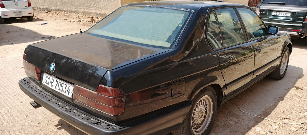 السلام عليكم اخواني للبيع بي ام 735 رقم بغداد سنوية وهزة جديدة فول حدادية جديد لك امامي خلفي كسر كارتون تبريد بجم عريض كفاله من الحادث والصدأ عدا طخه بسيطة بالجاملغ الامامي الايمن تحويلك مباشر السعر 46 ورقةالسيارة ما تصرف عليه دينار واني مسؤول عن كلامي تجي وأشوف بعينك السيارة بالكوت مركز المدينة هذا رقمي للتواصل 
***********واتساب
