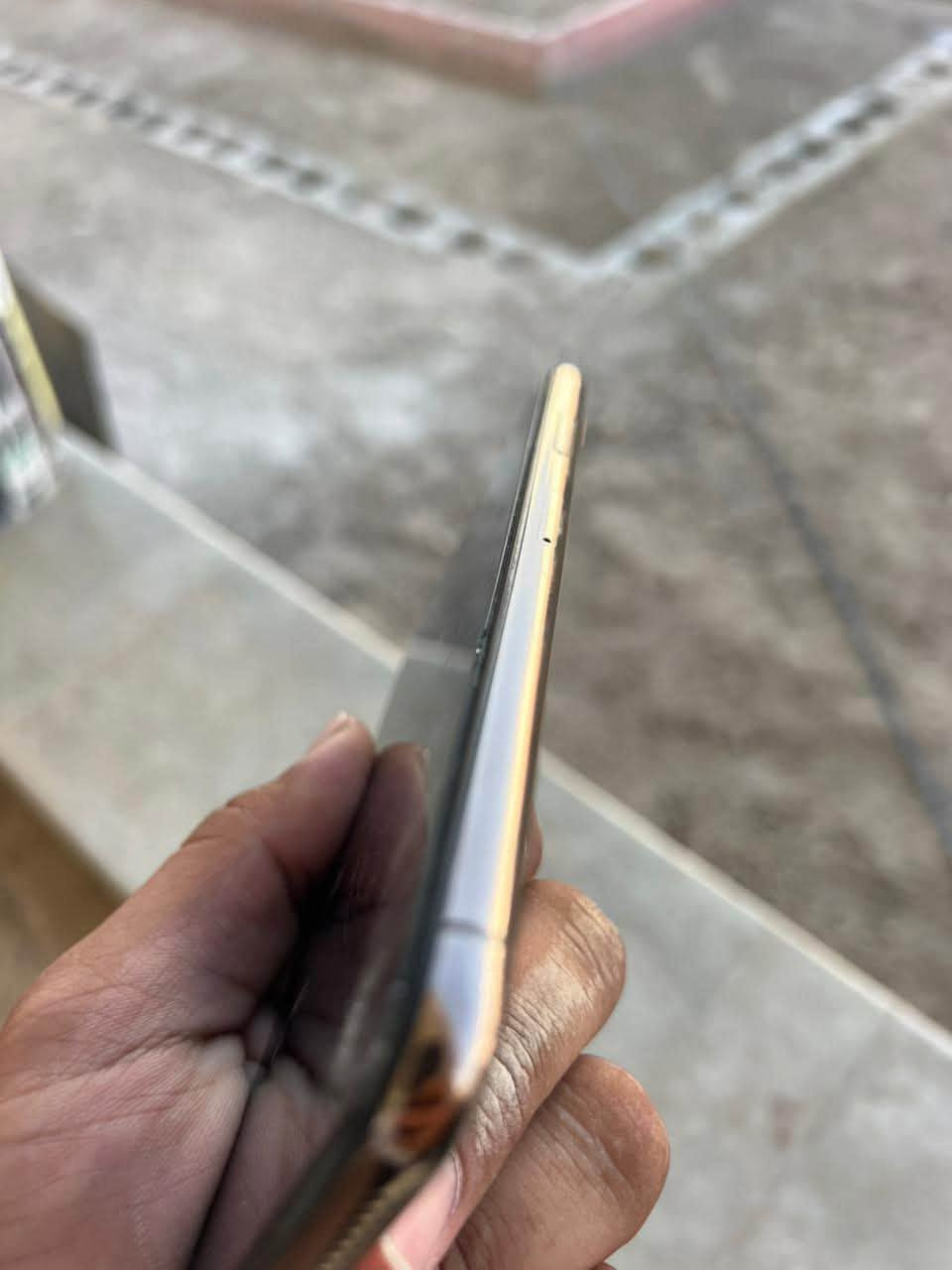 السلام عليكم 
أيفوني Xs max للبيع جهاز كلشي مامبدل بي شي ومامفتوح ابد بي فقط كلاس مفطور وممأثر على اللمس صارله سنتين استخدمه ذاكره 256 بطاريه 77 جهاز كلش نظيف بي مشكله بسيطه السماعه الفوق مال اتصال صوتهة ناصي فيس ايدي شغال  للبيع السعر 150الف وبي مجال بسيط 
المكان الفلوجه ‭***********‬
