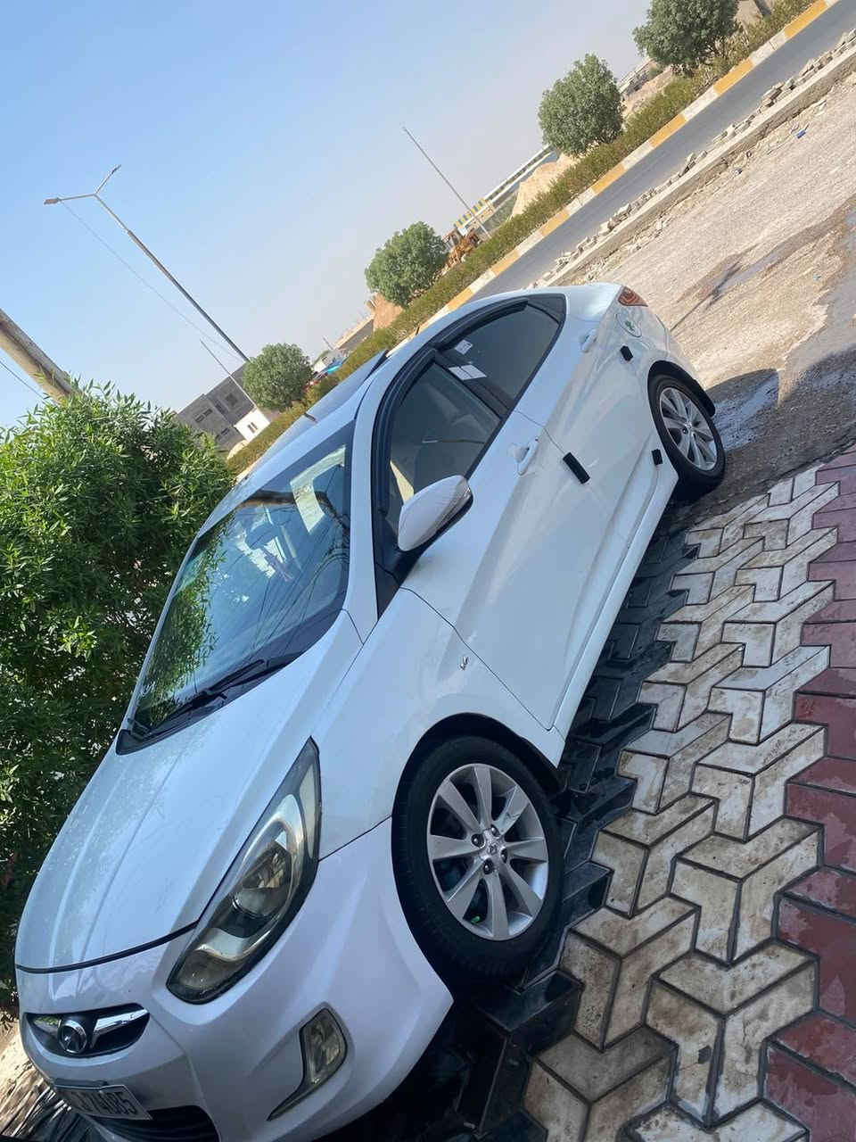 اكسنت موديل ٢٠١٢ قطعه صبغ وبيه بارد مكانات قليله رقم بغداد مكينه ١٦٠٠ كفاله محرك كير فقط نقص دبلات خلفيه *********** واتساب
*********** السعر ٨٧
