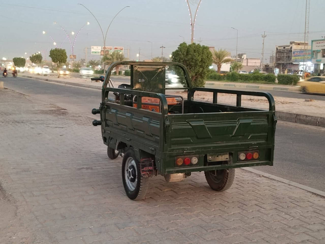 السلام عليكم للبيع شحن 2025 موديل ما شاء الله كلش حلوه عنواني كربلاء قنطره السلام السعر 800 وبيها مجال شيء بسيط (***********).   (***********)
