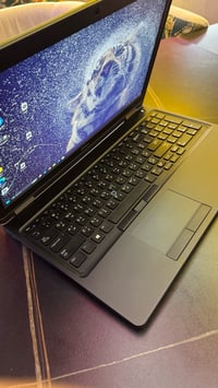i5-8400H • Quadro P600 • 256GB SSD