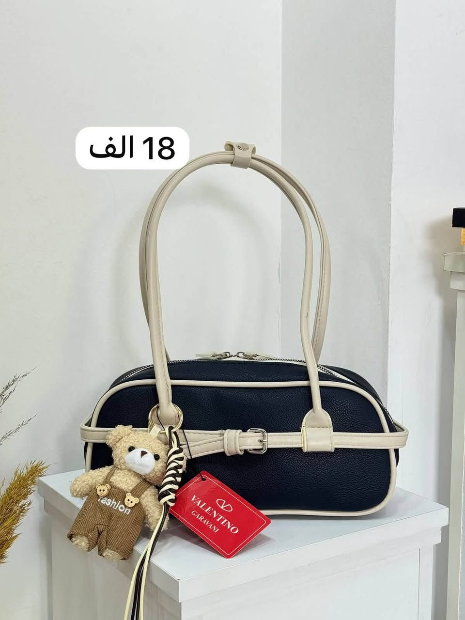 متوفر • نص بالصورة
