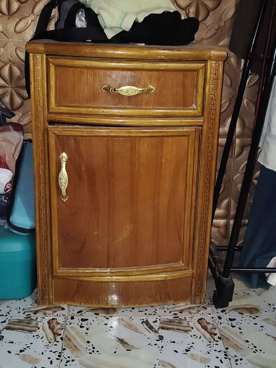 غرفة للبيع صاج اصلية ثقيل مستخدمة قليل المحتويات
جرباية وملحقاتها
كنتور 
ملحق كنتور 
ميز تواليت 
كومدي 2 

السعر 800 
المكان الكوت 
الرقم 
***********
واتساب وخط
