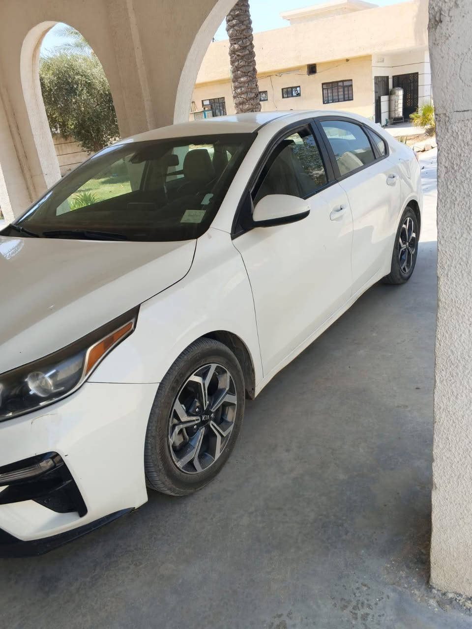 السلام عليكم فورتي  موديل 2020 مكينه 2000 وارد امريكي اربع قطع صبغ سياره مدوشمه داخل جلد السعر 113 ورقة العنوان بغداد الدورة رقم الهاتف ***********،،،،*********** واتساب
