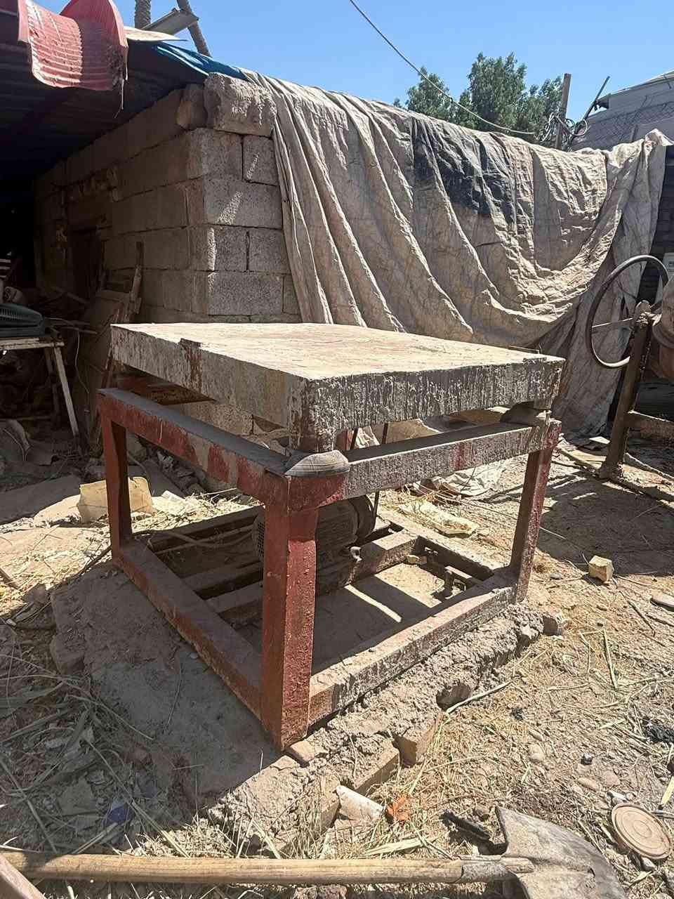 السلام عليكم غراض معمل كلشي للبيع  مكينه صب و خباطه و منشار و هزاز العنوان بعقوبه شارع الديري لاستفسار ***********
