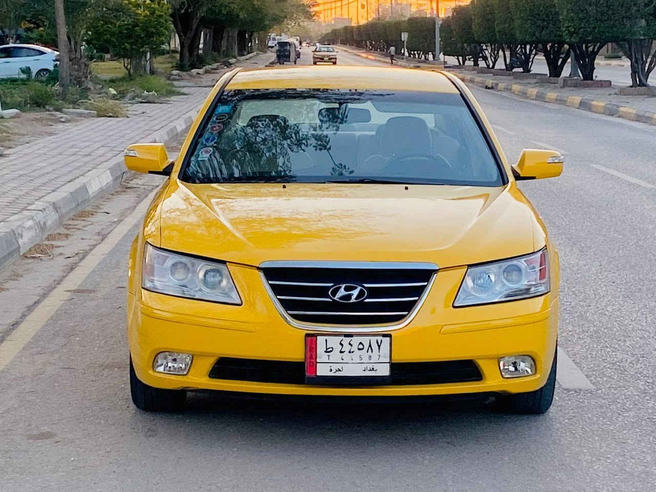 سلام عليكم للبيع هونداي سوناتا مديل 2008وارد امريكي حادث باب خلفي فقط والباقي كفاله عامه من كلشي مصفره هيئه وقرامات سياره كله اليبل واحد تخم تاير تبريد حداديه كله مكفوله مكينه وكير مكفولات رقم بغداد سياره جديده وجاهزه من كلشي السعر 78الستفسار عله رقم ***********مكان سياره كربلاء،،
