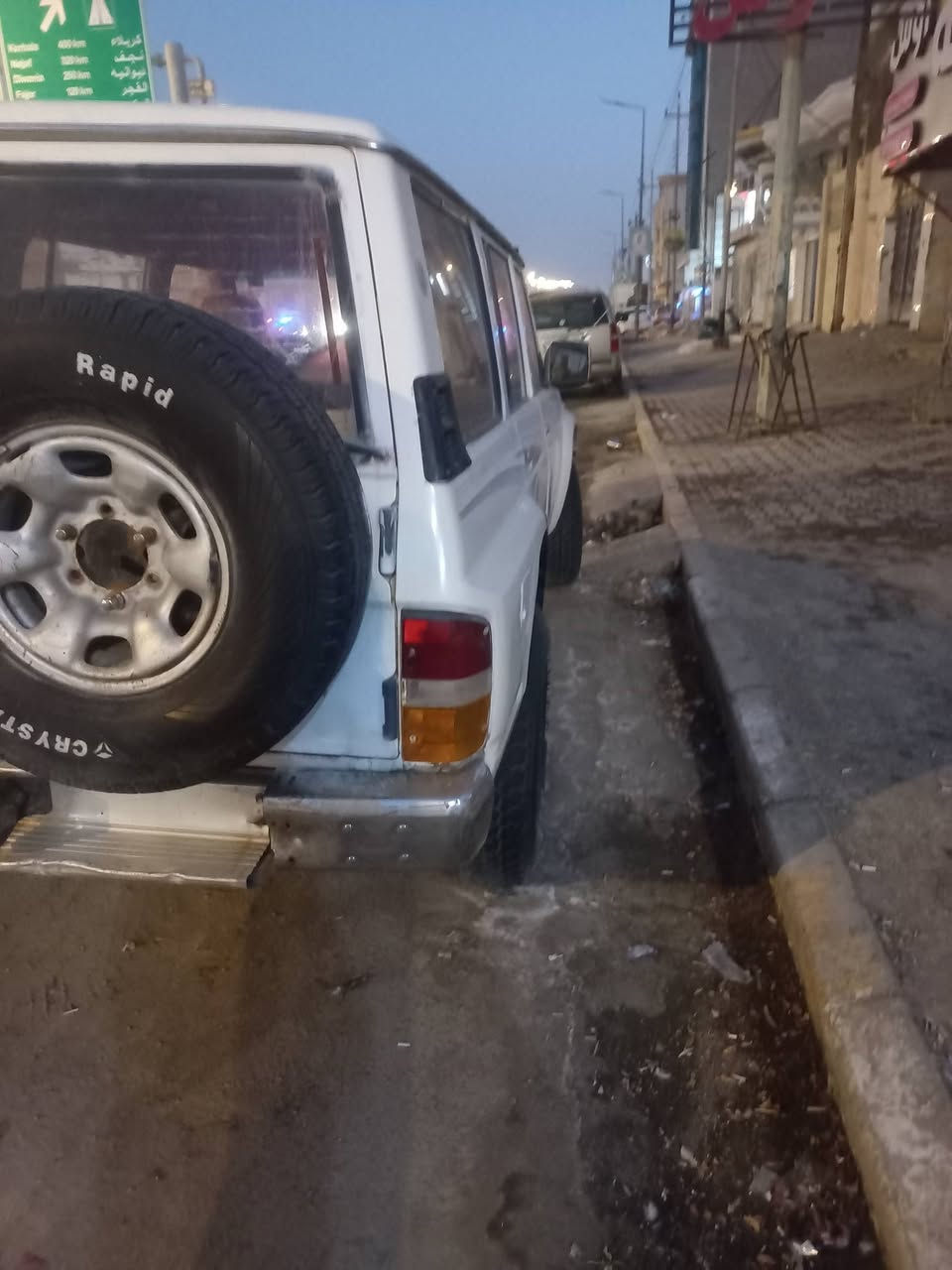 نيسان باترول ١٩٩١ رقم بغداد دولي السعر ٥٠ وبيها مجال ***********
