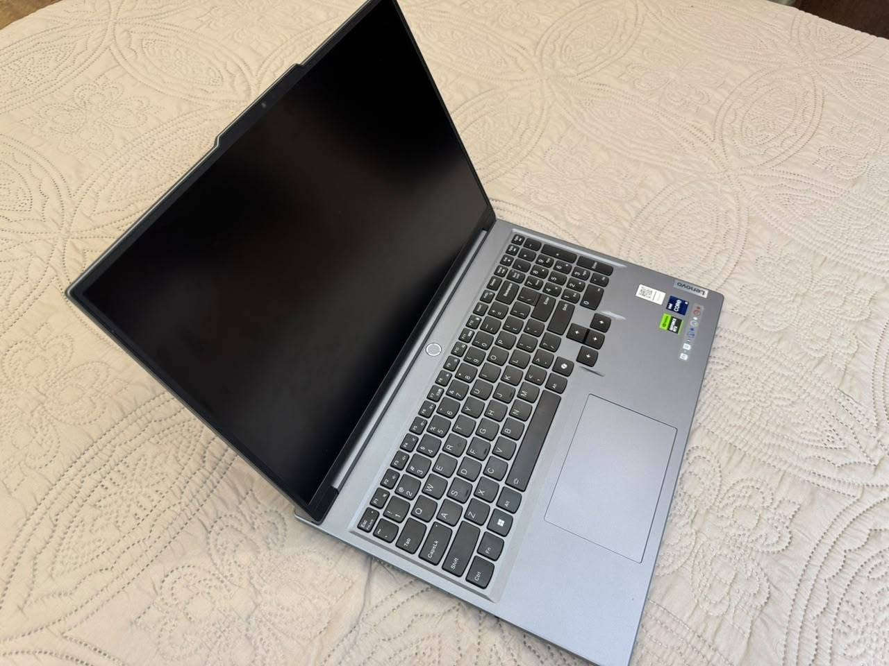لابتوب Lenovo Legon للبيع
السعر 2 مليون
الرقم ***********
المعالج
1x 14th Generation Intel® Core™ i9-14900HX Processor(Core™ i9-14900HX)
ذاكرة
1x 16 GB DDR5-5600
1x 16 GB DDR5-5600
نظام التشغيل
Windows 11 Famille 64(EN:English)
محركات الأقراص الصلبة
1x 1 TB SSD PCIe
شبكة لاسلكية
1x Wi-Fi 6E 2x2 AX; Bluetooth® 5.1 or above
المنافذ
1x HDMI 2.1; 1x USB Type-C (USB3.2
DP1.4); 1 x Type C (USB 3.2 + DP1.4 + PD 140W); 3 x USB Type A (USB 3.2 Gen 1); 1 Lan connector; 1 Novo button; 1 x Combo Audio Jack
كاميرا
1x 1080P FHD with Dual Microphone and E-shutter
الرسومات
1x NVIDIA® GeForce RTX™ 4070 8GB
أجهزة العرض
16" WQXGA
عامل النموذج
Ultraslim Notebook
الضمان المتضمن
1CourierCarryin
