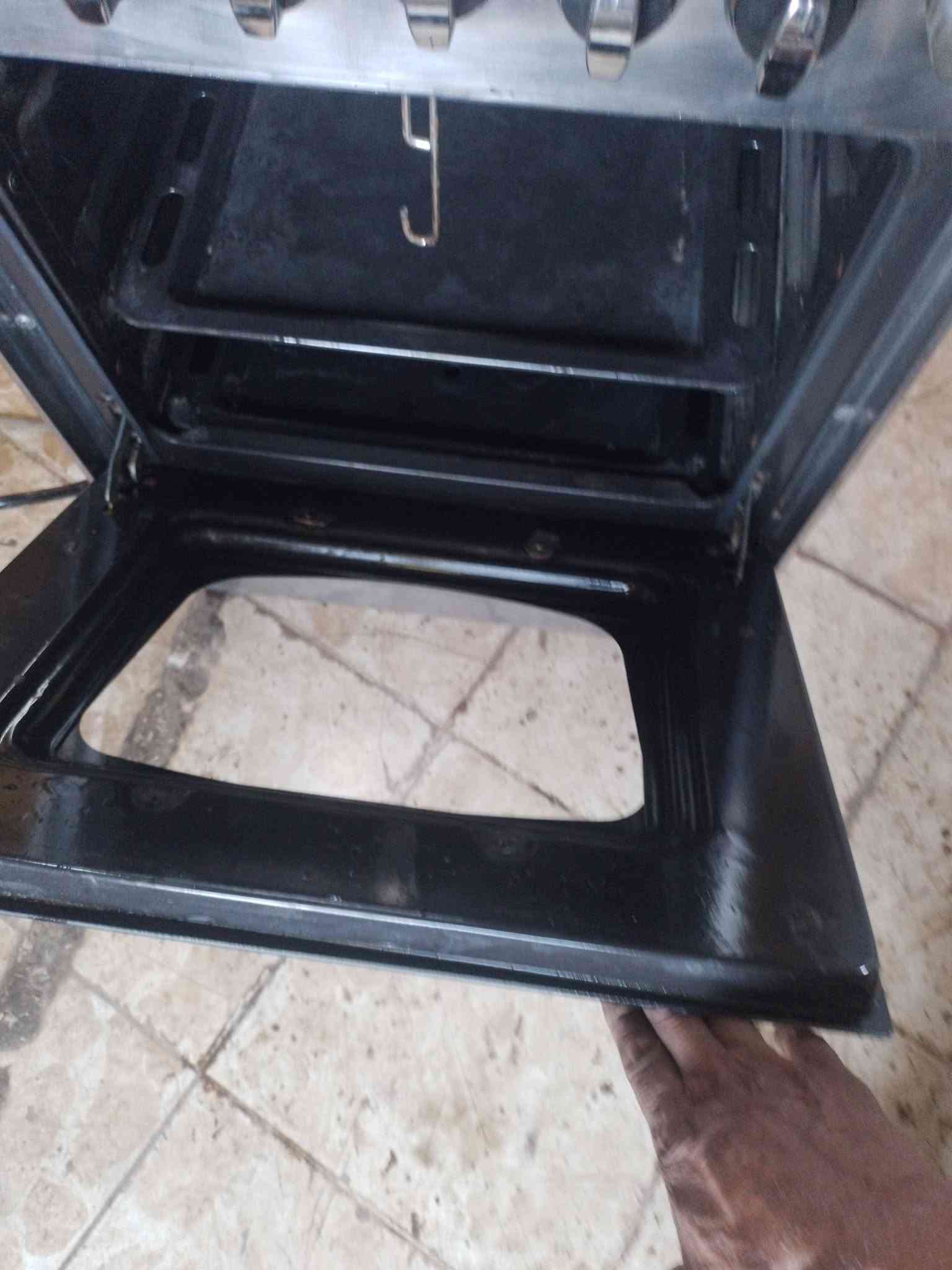 طباخ ستيل اخو الجديد فرن شغال فوك وتحت وبشرط الضمان والتوصيل مجانا الاتصال على ***********وبيه واتساب
