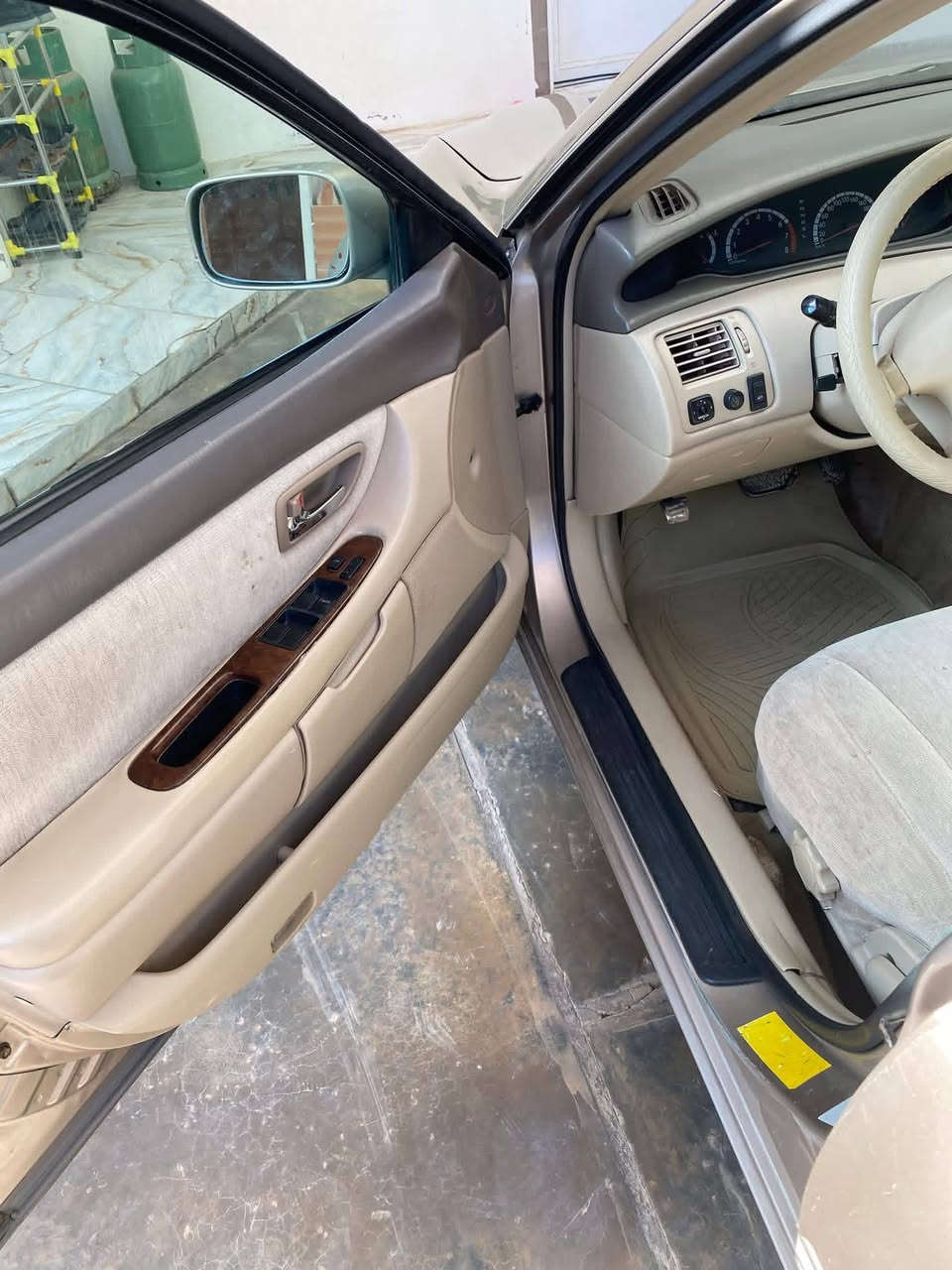 افلون موديل 2001 وارد خليجي رقم أربيل نكليزي  تريد تحويل تريد وكالة كير محرك صدر تخم تاير تدفئة تبريد كله بلشرط بيها قطعة وحدة صبغ جاملغ امامي ايمن بدون داخل سيارة كلش نظيفة السعر 95$ وبيهة مجال  المكان ديالى  الرقم ***********
