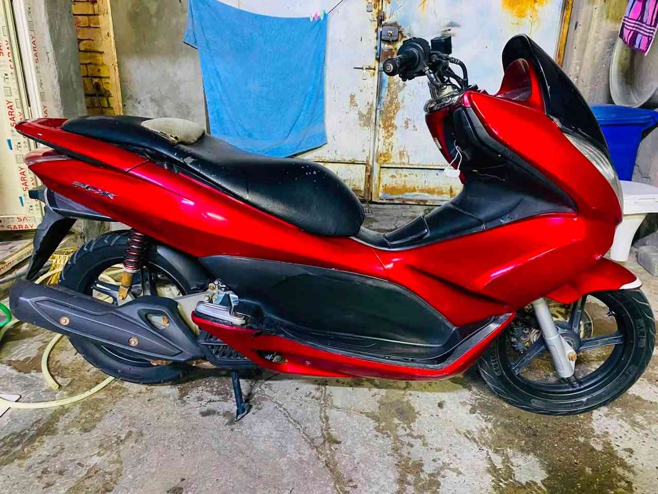 pcx 
الجيل الاول
سعر مليون و١٠٠
مكينه تبخر
***********
