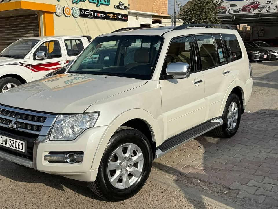 السلام عليكم
باجيرو مويل 2018

ماشيه 106كيلو 

السيارة مكفوله 

صوره السونر مرفق

***********
