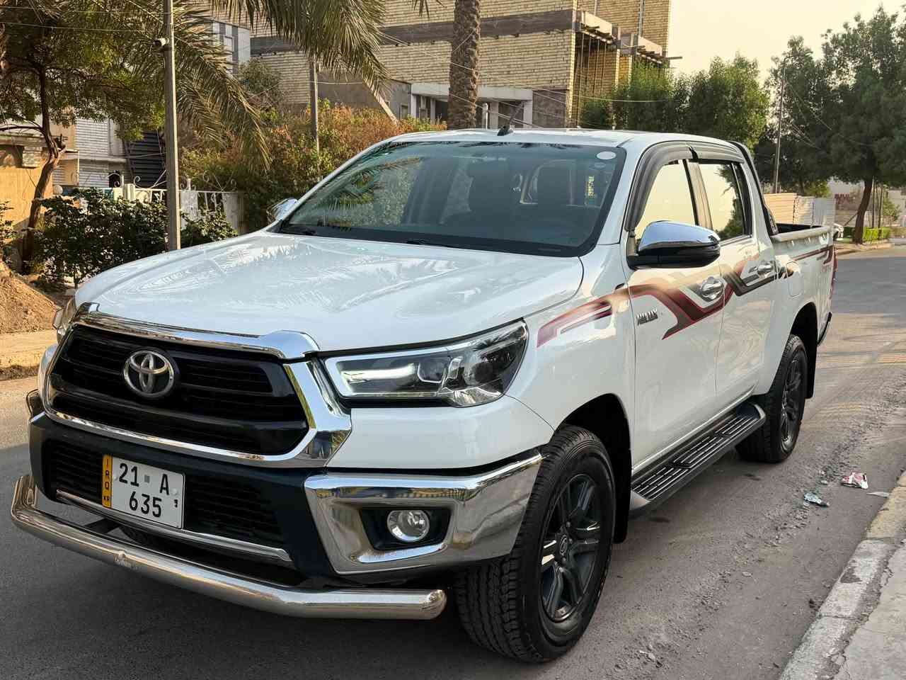 السلام عليكم 
للبيع بيكم هايلوكس موديل ٢٠٢١ 
خليجية فول للاخير 
ماشية 146 الف حقيقي 
السيارة بيه صبغ الباب الخلفية جهت الصدك 
ومكانين بارد صار بيه طخة 
رقم السيارة سلمانية مميز
والرقم وية السيارة
السيارة باسمي 
مكان السيارة زيونة 
السيارة جديدة وخير من الله 
سعر السيارة 28.800$
وبيه مجال بسيط 
***********
