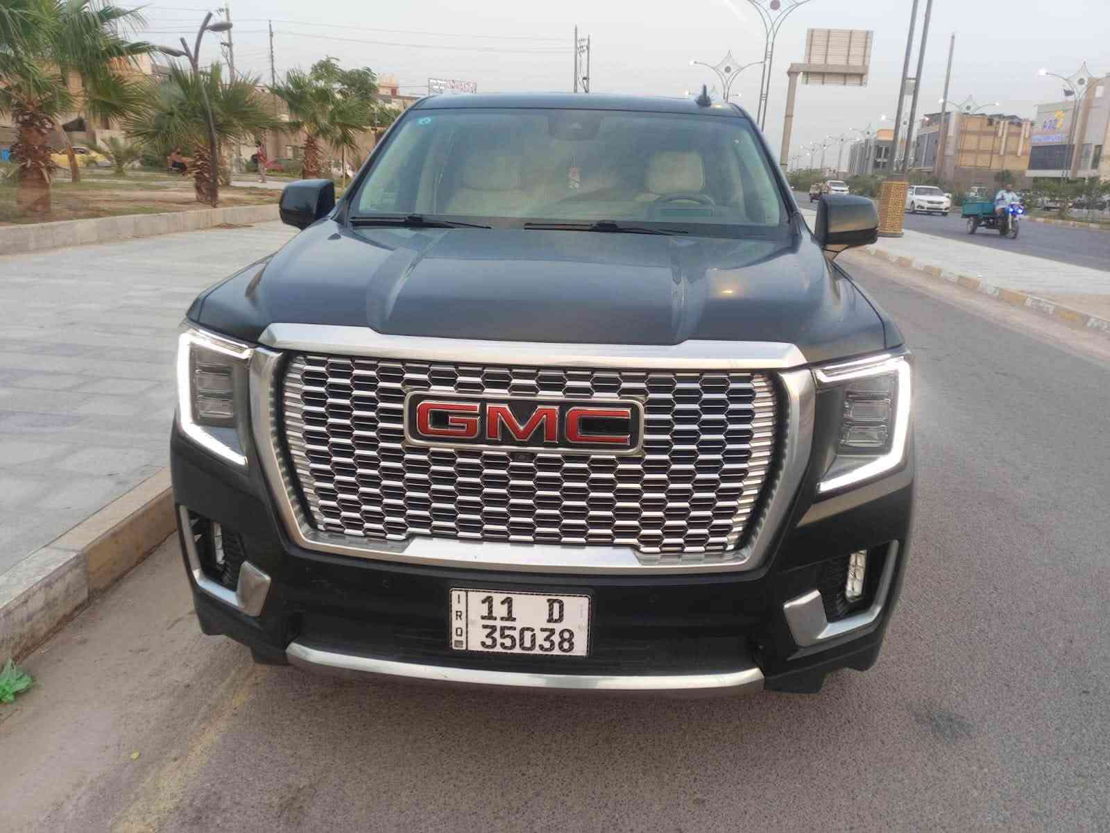 دنالي • ٢٠٢٣ • اسود ملكي