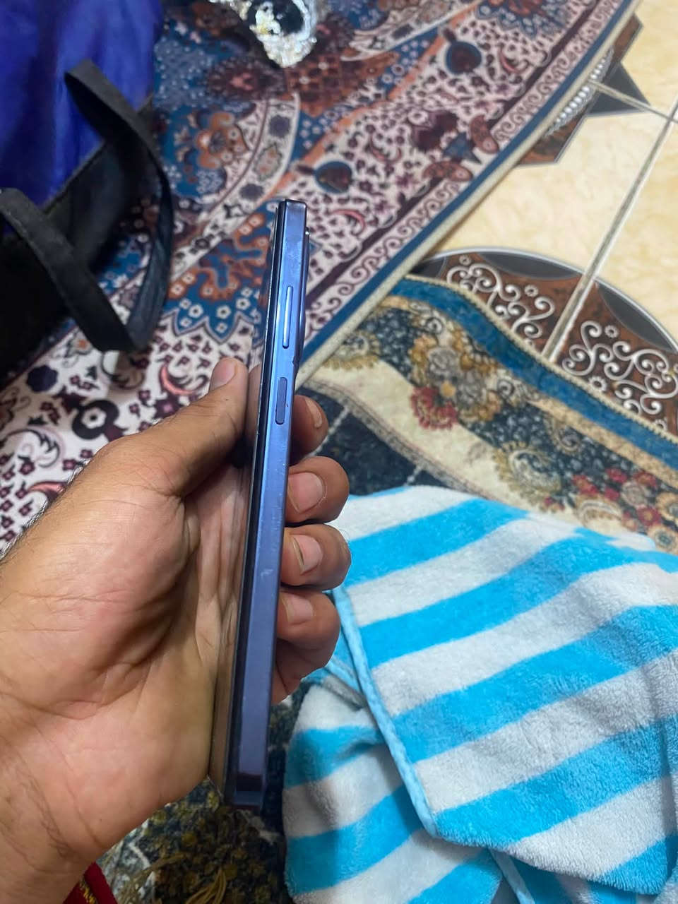 سلام عليكم جهاز للبيع ذاكره 256 جهاز مكفول ما داخل تصليح كارتونه موجوده سعر 150 بي مجال بصيط ***********
