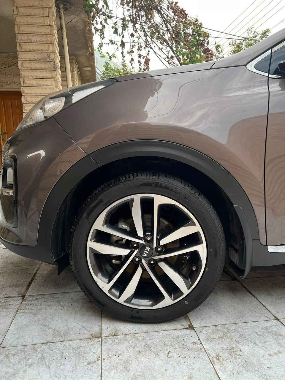 السلام عليكم سبورتج ٢٠٢٠ خليجي مكفولة كفاله عامه من الصبغ والتبديل عدى شخوط بسيطة جدا
مواصفات 
بصمة + بصمه ابواب 
كامرة + شاشة بلادي 
تبريد بيانو 
اشاير بالمري مري شفط 
تحكمات ستيرن 
كشنات كهرباء 
حساسات امامي خلفي 
ماشية ٧٣ كم 
ويل ١٩ تايرات جديدة
مكينة ٢٠٠٠ دوش  
ادامة كاملة متصرف عليها ربع 
سعرها ١٨٣ وبيها مجال بسيط 
الاتصال ***********
السلام عليكم سبورتج ٢٠٢٠ خليجي مكفولة كفاله عامه من الصبغ والتبديل عدى شخوط بسيطة جدا
