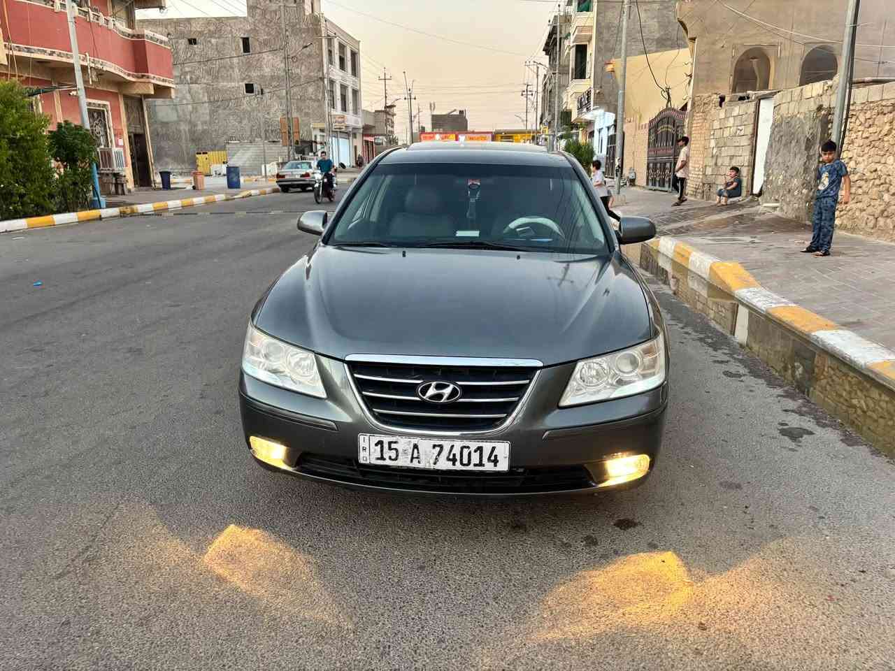 السلام عليكم
سوناتا للبيع 
موديل 2009وارد امريكي 
مصبوغه عام للجماليه 
محرك 2400دوش
مواصفات 
سلايد روف
كشن كهرباء 
كشنات جلد 
تحكم ستيرن 
لايت زنون 
داخل صاج 
رقم انبار دولي 
السياره جاهزه من اي نقص كير محرك صدر تخم تاير كلها جاهزه 
السعر:93وبيها مجال 
العنوان الرمادي 
للاستفسار الاتصال على الرقم 
 ***********
