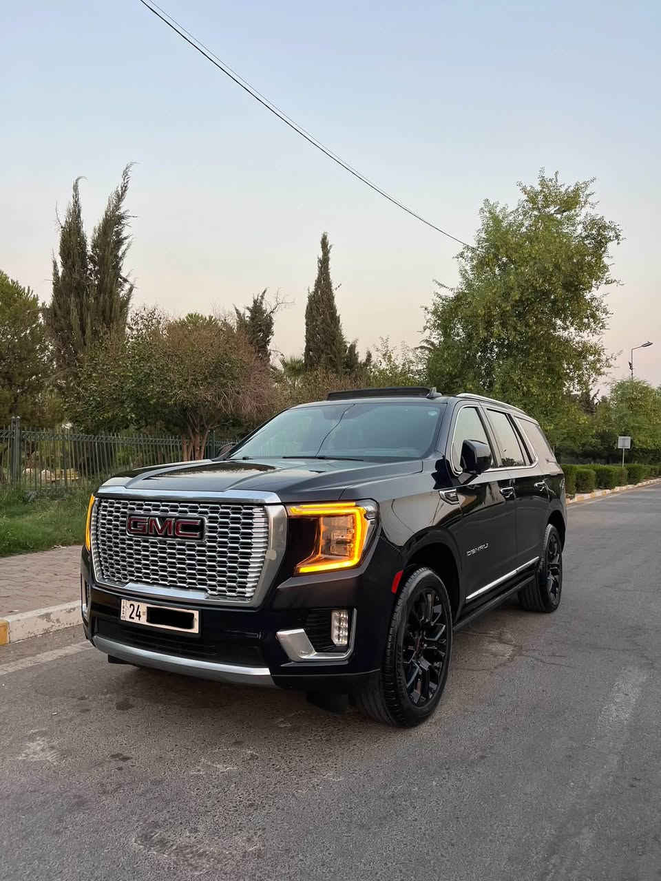 سلام عليكم
GMC Denali 2022
فول مواصفات سيارة ١/١ 
وارد امريكي 
لون سيارة نيلي غامق
قطعتين صبغ سيارة بدون دواخل 
سيارة جديد مابي مصرف 
ماشي ٩٣ الف
مكان سيارة اربيل 
سعر ٣٨٨ ورقة مجال بسيط
واتساب ***********
