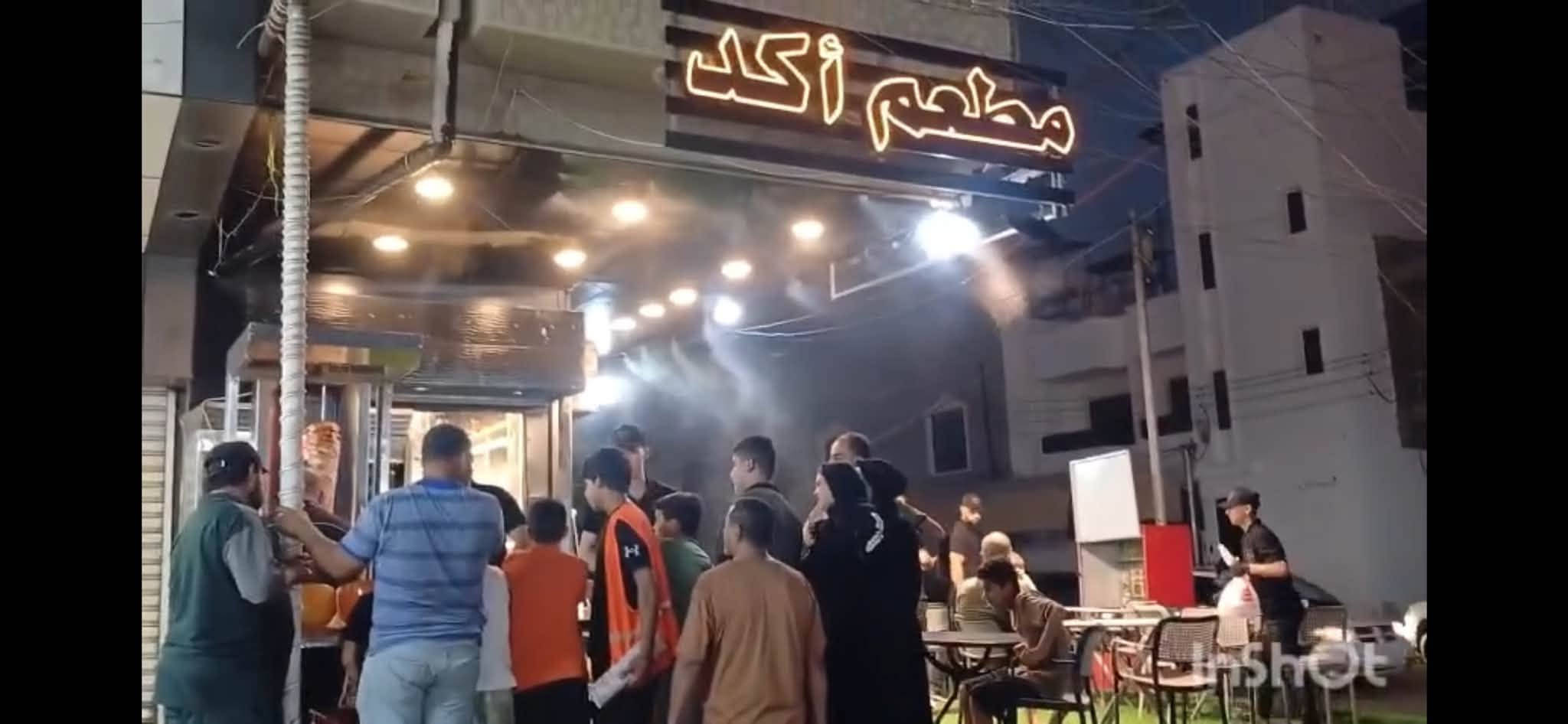 مطعم للبيع :
 
بغداد الدورة الميكانيك شارع الفورتات سوق الميكانيك مطعم غربي وشرقي غراضه كاملة المطعم شغال الحمدلله ومستمر وموقعه حلو مميز ركن على شارعين رئيسين سبب البيع موظف وما دا الحك وما عندي احد اعتمد عليه واسلمه المطعم  السعر ١٧ مليون للتواصل :
***********

نص مكتوب في الصور:
- InShot
