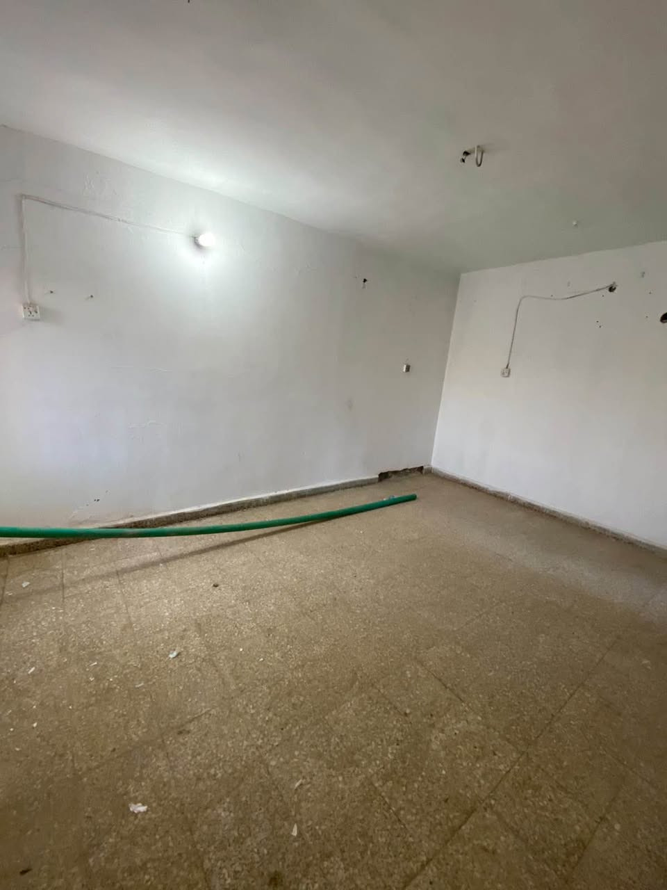 غرفة نوم واحدة حمّامان - منزل

بغداد السيديه, ‏بغداد‏، ‏العراق‏

للايجار في السيديه🏦٤٥٠ الف
شقه ط اول فوق الارضي 🏢٤٥٠ الف
تحتوي على :-
⭕️غرفه
⭕️صاله
⭕️مطبخ
⭕️خدمات
موقع العقار📍شارع المركز 
للاستفسار ☎️***********
📍او زيارة موقع شركة قمر (شارع الامن مدخل المشاتل) بغداد, العراق
