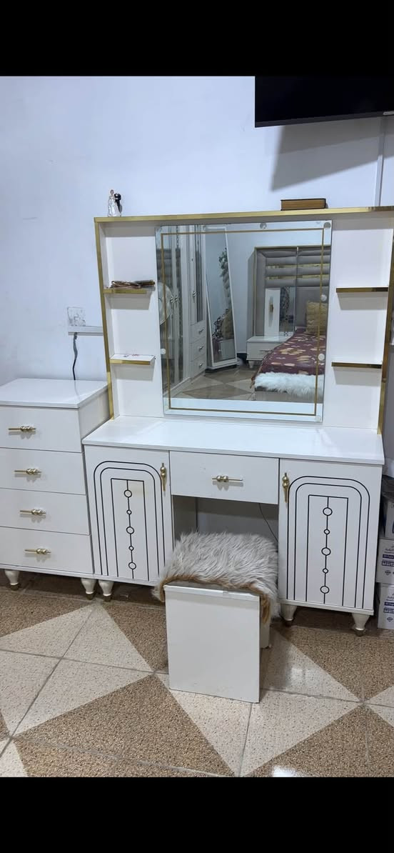 قرفه تركيه خو  جديده نضافته ٩٠عشر قطع قرفه كامله سعره مليون بويه مجال  عنواني بصره رقمي راسني واساب ***********
