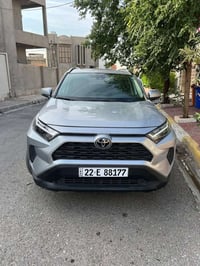 راف فور ٢٠٢٣  لون سلفر  Xle مواصفات  ماشي 28 الف ميل كما موضوح في الصو...