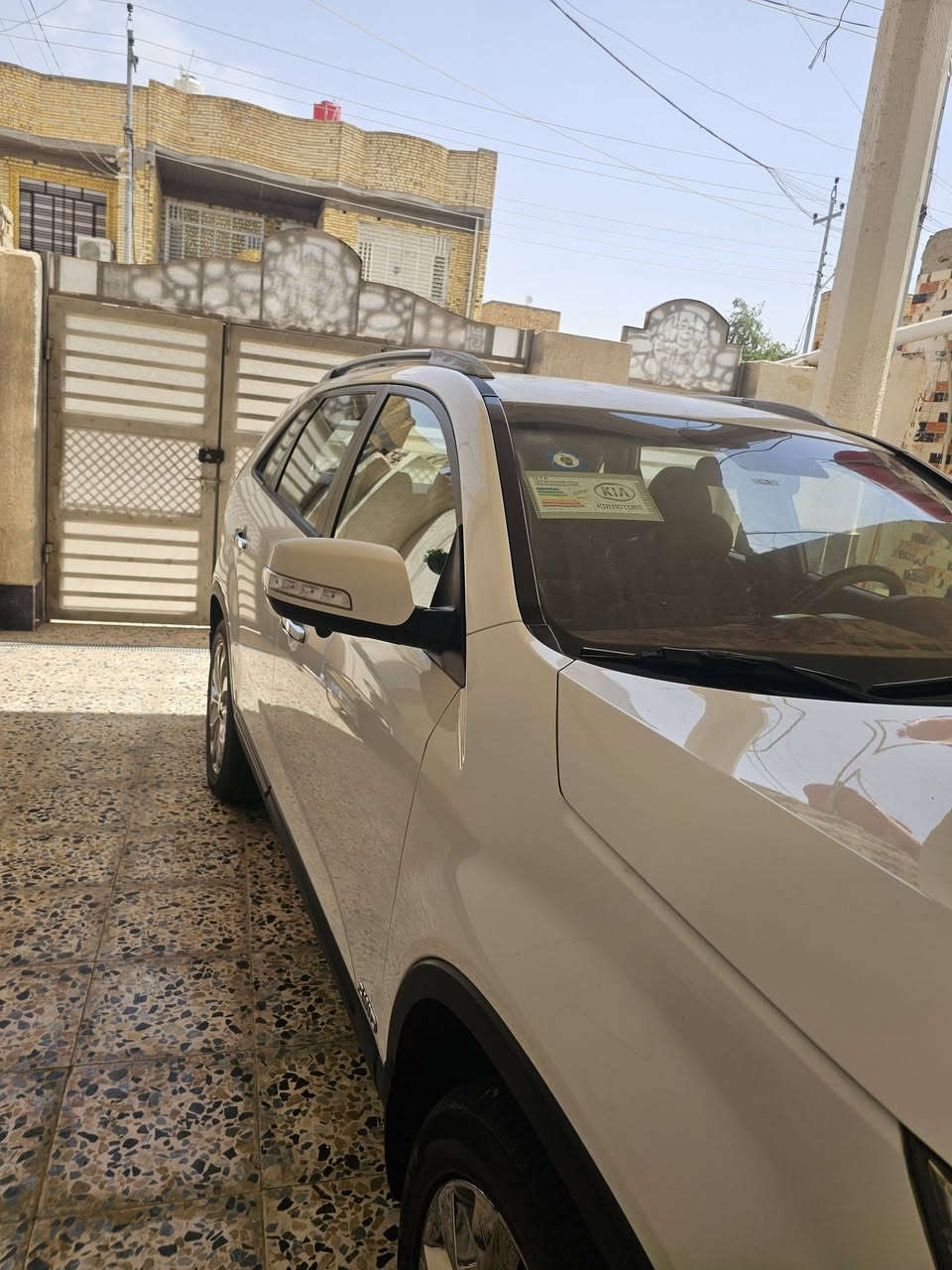 سورنتو ١٥ كفاله عامه
٦ سلندر محرك وكير مكفولات 
لون ابيض كويتيه سبع راكب ٣ قطع تبريد 
كشنات تدفئه تبريد
كامرات ٤ دواره
جرس ١٢٠
سعر ١٧٥ وبيه مجال 
للاستفسار  *********** 
العماره
