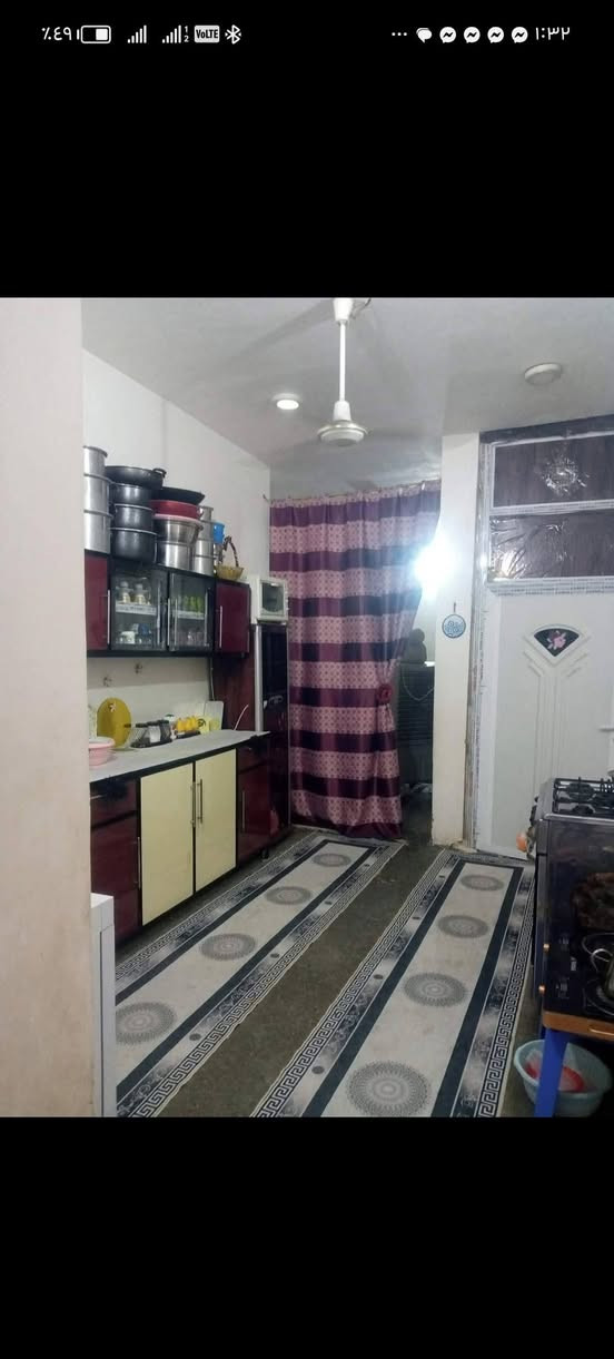 مشتمل مساحه 90متر بحي الحكيم بشارع اليوده 
شارعه ريسي شارعه مجاري غرفه وهول ومطبخ وستقبال زغيره ركن صاير علا شارعين مال عائله زغيره 
مسجل بلديه طابو سند 25 
السعر 14 
الستفسار  ***********.  ***********
