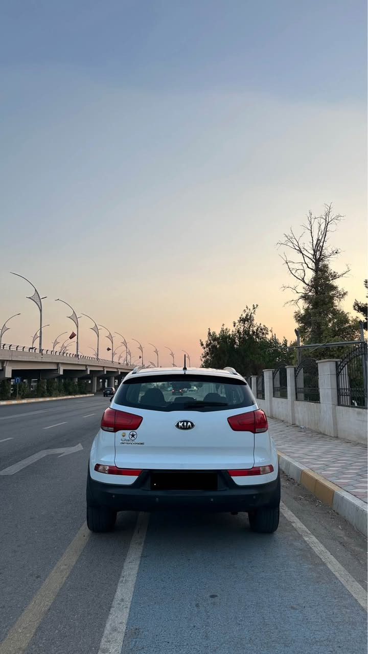 السلام عليكم 
(Kia sportage)  كيا سبورتج للبيع
خليجي 2015 
السيارة بدون صبغ والسونار مرفق بالصور 
السيارة ماشية 122.000 كم 
نص مواصفات 
رقم سليمانية دولي 
السنوية لغاية 2031 شرط التحويل 
بطاقة بانزين 
مكان السيارة كركوك 
السعر بالخاص 
*********** كركوك, العراق
