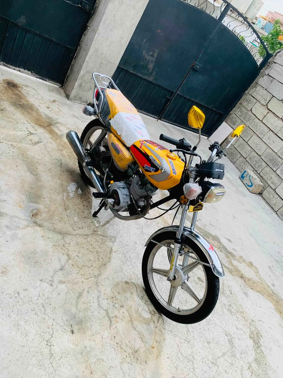 جێنی  
مۆدێل2021
مەکینە200CC
مەکینە رۆن نادە دوکلە ناکە سەوتی تیانیە
سلڤو کارەبای هۆرن هەموو گیانی ئیش دەکا
سحری٣٩٠مەحامەلە
شوێن قەلادزی
گۆرینەوەش هەیە
***********
