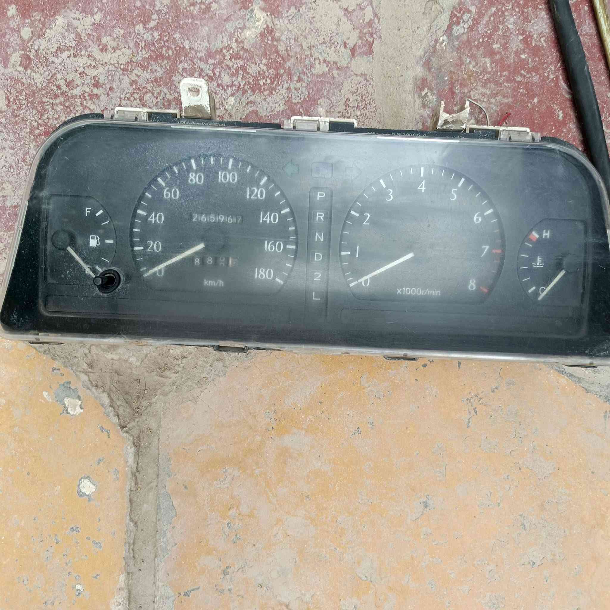 سلام وعليكم مره خصت المدير عدي هذني غراض للبيع شيالات مال جنطه مال فولكه وسنسر دخان ودشبول شغال وعدي هاي صطاب بريك قيم بليرضا ربك وخادمك 
مكاني سوق الشيوخ نفس السوك وهاذا رقمي ***********
