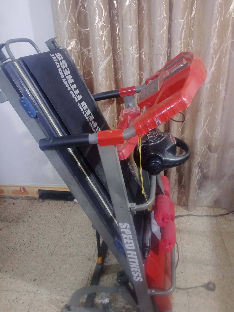 السلام عليكم جرايه للبيع بسعر 125بيهه مجال بسيط جبلية تحمل وزن 120 مشغل اواكس بيهه عطل بس البوري الي بصوره 
الدوره ابو دشير 
***********
