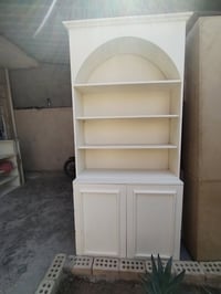 رفوف خشب تركي  عرض متر طول متر و عشرين تقريبا  بسعر ممتاز  عنوان ابي غ...