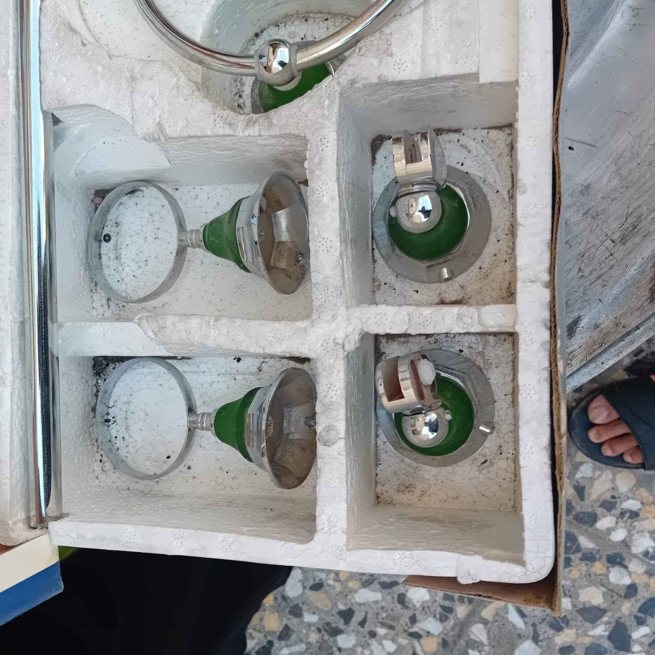سيت حمام تعلاكه منشفه ومكان كلنس ورف ومال فرش ومعجون اسنان تصفية مخازن ب 5بغداد الجديدة***********
