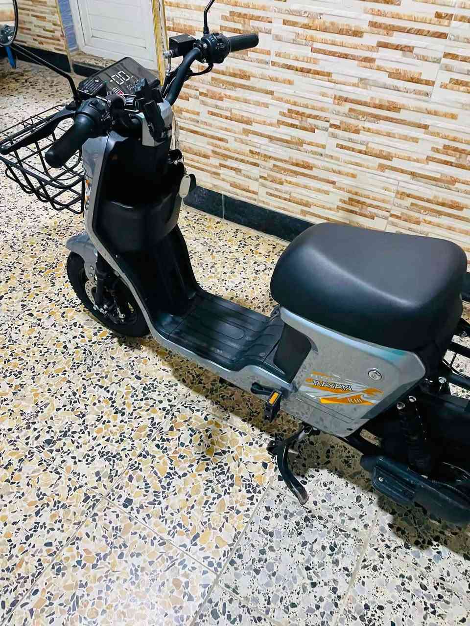 ‏سلام عليكم دراجة شحن للبيع آر10 موديل 26 فول مواصفات بطاريات كبار بسعر مناسب العنوان ديالى بعقوبة***********

