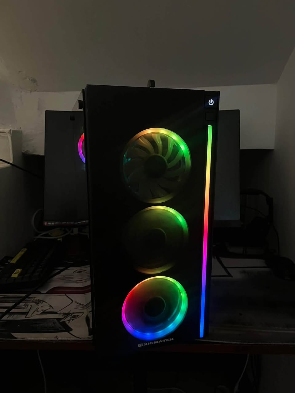 السلام عليكم حبايب
عندي PC مواصفاته ممثل ما موضحة بالصور، نظيف جداً ومابيها اي شي مصلح عالضمان
رايدها مراوس وية بلي ٥ سلم
فقط مراوس 
مكاني كربلاء
التواصل واتساب على هذا الرقم

***********

نص مكتوب في الصور:
- CPU: Core i5 10400F
- GPU: RTX 2060 6GB
- M.B : H410
- Ram: 16GB
- CPU Cooler stock cooler
- SSD: 128GB
- HDD: 1TB
- P.S : 650W Thermaltek
- Case: Xigamtek poseidon RGB
- #Game Kzit (Mouse ,Keyboard,)
- Your PC is monitored and protected.
- See details in Windows Security
- Installed RAM
- 16.0 GB
- Speed: 2666 MHz
- Processor
- Intel(R) Core(TM)
- i5-10400F CPU @
- 2.90GHz
- 2.90 GHz
- Graphics Card
- 6 GB
- NVIDIA GeForce RTX 2060
- Storage
- 1.03 TB
- 223 GB of 1.03 TB used
- DESKTOP-6U83NJ8
- H410M S2H
- Rename this PC
- Device Specifications
- Copy
- Device Name
- Intel(R) Core(TM) i5-10400F CPU @ 2.90GHz 2.90 GHz
- NVIDIA GeForce RTX 2060 (6 GB)
- 932 GB HDD TOSHIBA DT01ACA100, 119 GB SSD Lexar 128GB SSD
- Device ID
- 5592E192-7178-4B9F-BC9C-1A025FF52809
- Product ID
- 00326-10000-00000-AA758
- System Type
- 64-bit operating system, x64-based processor
- Pen and touch
- No pen or touch input is available for this display
- Frequently asked questions
- How does having 16 GB or more of RAM impact my PC's performance? Can I run modern
- applications smoothly with this RAM capacity?
- Is my GPU sufficient for high end gaming and video experience? How can having a dedicated GPU
- enhance my experience and productivity?
- Am I running the latest version of the Windows OS? What is the latest Windows version?
- Windows Specifications
- Edition
- Windows 10 Home
- Version
- 22H2
- Installed on
- 3/6/2026
- OS Build
- 19045.7663
- Read the Microsoft Services Agreement that applies to our services
- Related