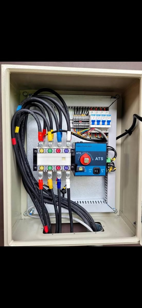 ⚡ الكهرباء ليست مجرد أسلاك وتوصيلات… إنها فن ودقّة ومسؤولية. ⚡

وراء كل لوحة مرتبة، وكل بيت مضاء، وكل جهاز يعمل بأمان… هناك كهربائي يعرف قيمة عمله ويتقن تفاصيله. 🔧⚡

الإتقان أمان، والأمان مسؤولية، والعمل المتقن هو عنوان صاحبه.

نسأل الله التوفيق والرزق الحلال، وأن يجعل كل عملٍ نتقنه سبباً للخير والبركة. 🤲❤
