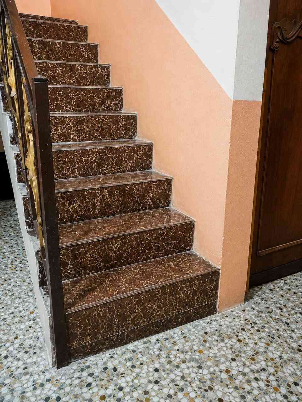 🏠 للبيع دار سكني – فرصة بسعر مناسب
📐 المساحة: 175 م²
🏡 يتكون من: • غرفتين نوم
• صالة
• استقبال
• مطبخ
• صحيات خارجية
• الدار ضمن منطقة سكنية
⚠️ ملاحظة: العقار تجاوز
💰 السعر المطلوب: 50 مليون فقط
🔑 البيع للجادين، والمعاينة متاحة.
📞 للاستفسار والتفاصيل: [***********]
📍 الموقع: [المنطقة الثورة خلف محطة حمورابي خلف قرب مولدة ثأئر عوني/المدينةبابل]
