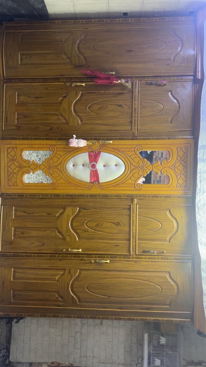 كنتور للبيع ابو ٥ بيبان  نضيف صاج الاستفسار على هاذ رقم واتساب ***********
