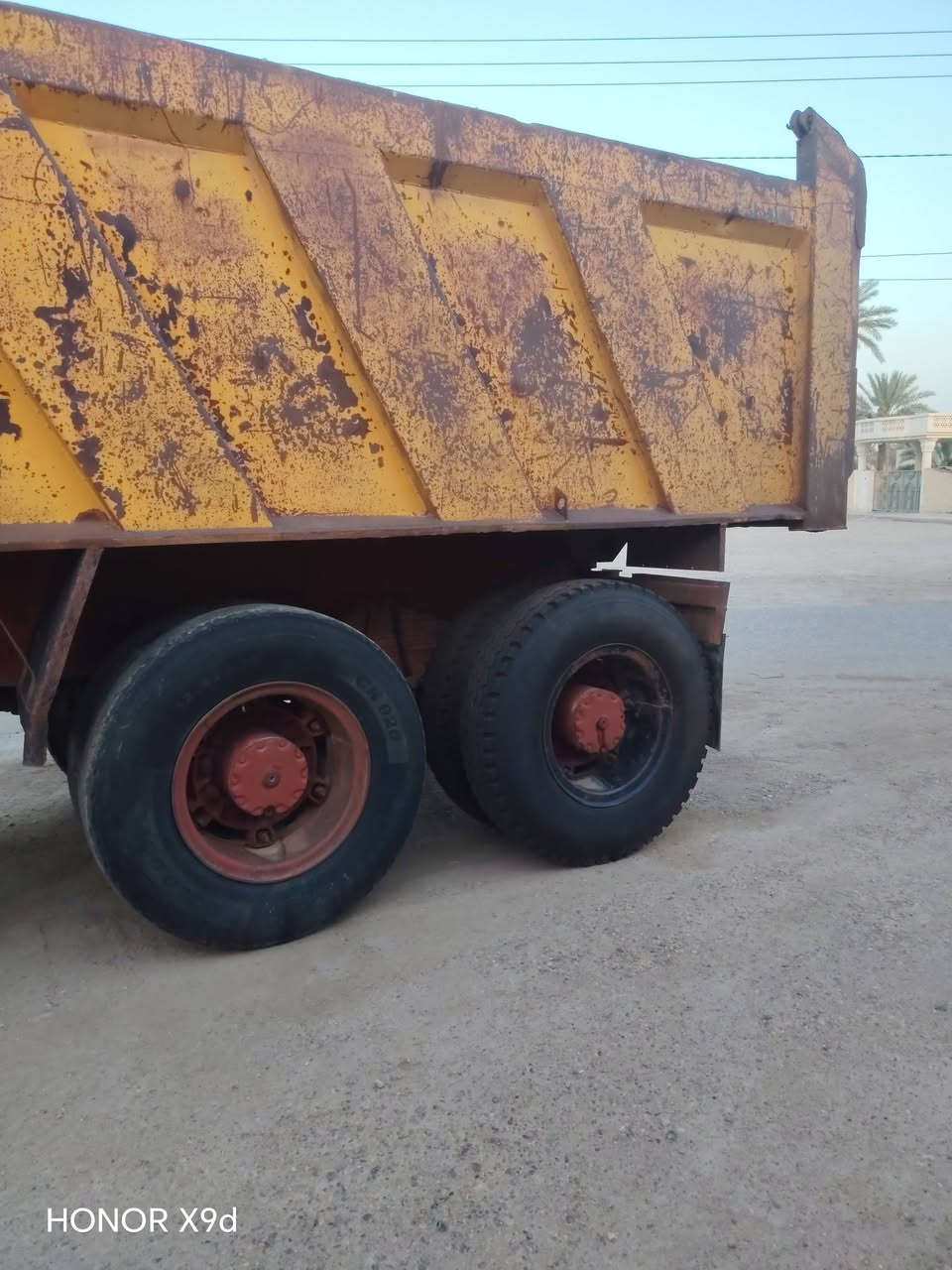 اقجم موديل ٨٣ للبيع مجموعه هرم عالي جيئف وربع بلاديه بدي سوري السعر ٥٥ مليون وبيها مجال ***********
