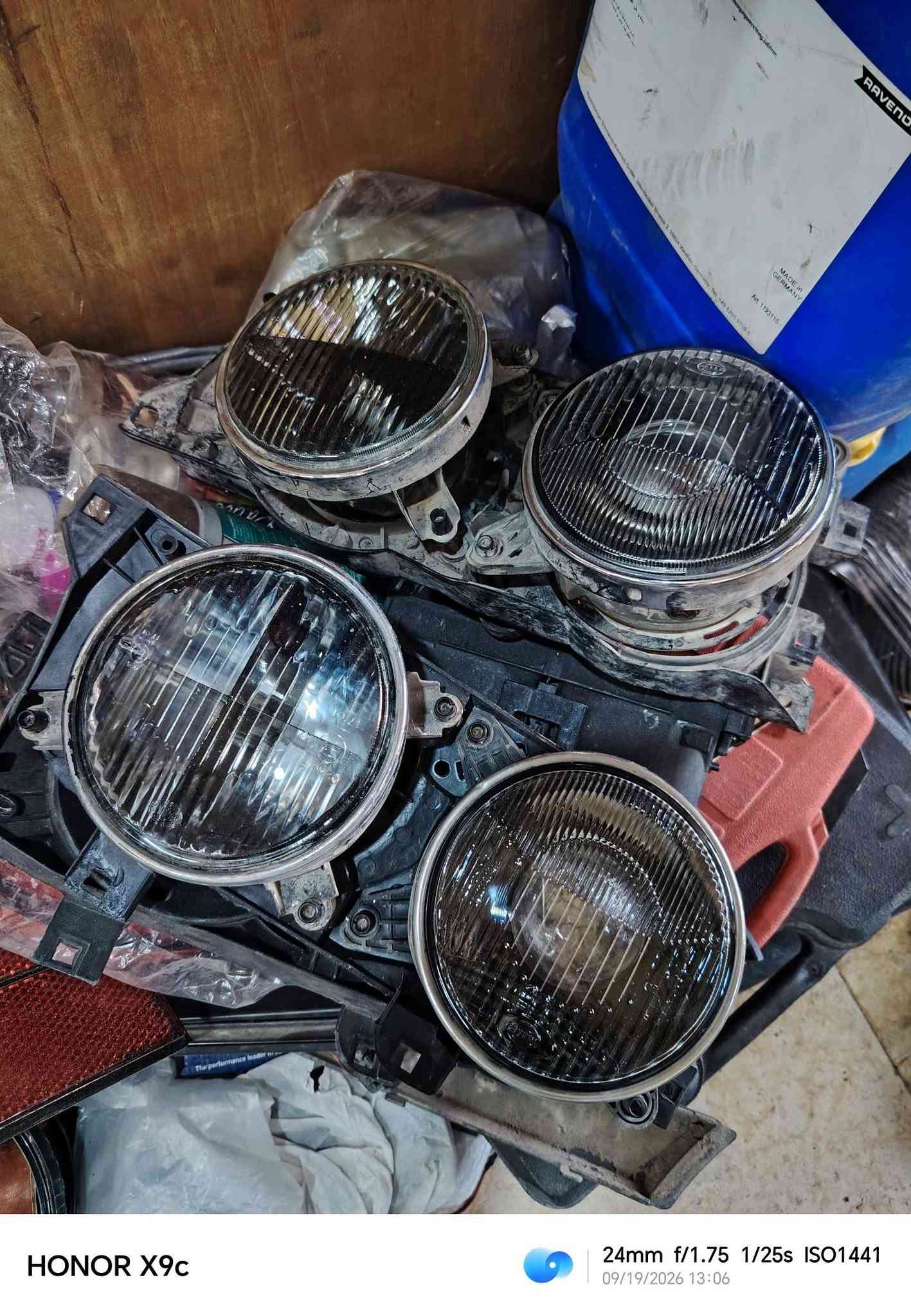 سڵاو سوپاس بۆ وەرگرتنی پۆستەکەم
تایەو ویل هۆکی 500.700 هەیە   تاقم پێش دەبڵ لەوی
سەرەدەبڵ
تەلەفۆن قاعیدەی تەلەفۆن گاعی بەرگی دوگمەی سڵاید  پەردە عەلامات  عەنواع شێوە کەپی سەماعە کەپی موشەبەک
بەرگەدەرگا تاقم کوشن
وە ئەشیای تریش چیتان ویست لەخزمەتتانام
ناونیشان. ..سلێمانی ابراهیم احمد بەرامبەر مزگەوتی بەرکێو
***********
***********

نص مكتوب في الصور:
- HONOR X9c 48mm f/4 1/25s ISO538 09/23/2026 00:00
- HONOR X9c 24mm f/1.75 1/20s ISO1278 09/21/2026 21:47
- HONOR X9c 24mm f/1.75 1/17s ISO3531 09/21/2026 21:53
- HONOR X9c 24mm f/1.75 1/33s ISO359 09/19/2026 14:42
- HONOR X9c
- 24mm f/1.75 1/25s ISO753
- 09/19/2026 13:10
- HONOR X9c 24mm f/1.75 1/25s ISO1441 09/19/2026 13:06
- HONOR X9c 24mm f/1.75 1/25s ISO1575 09/13/2026 21:31
- HONOR X9c 24mm f/1.75 1/17s ISO7488 09/11/2026 22:34
- HONOR X9c 24mm f/1.75 1/20s ISO2178 09/11/2026 22:41