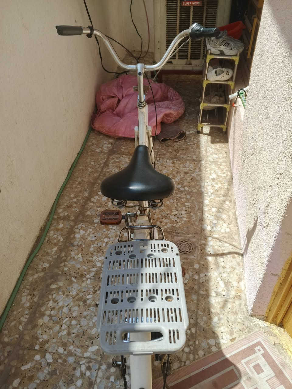 سلام عليكم 
بايسكل بناتي ياباني بلادي نظيف كامل ابو العقرب ونظيف 
طائرات جدد بريك عقرب جديد بلادي مو حلو نظيف 
مكان بغداد الشعب 
سعر 85 وبي مجال للشراي اتصل واتساب 
*********** اتصل واتساب
