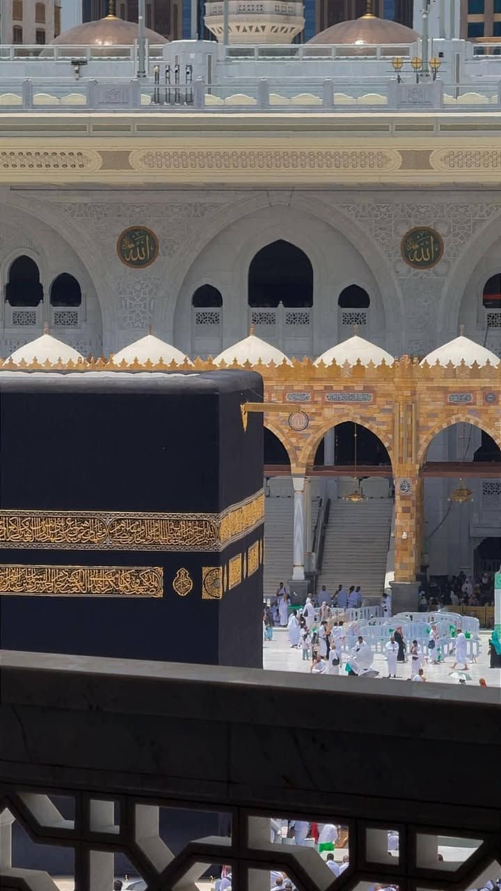 بسم الله وعلى بركه الله نبدا باستلام جوازات السفر للعمره طيران عرض
خاص من شركه البشرئ للحج والعمرة 
طيران يوم 29/9/2026 
مطار بغداد السعر 325$ طيران خلال ساعتين وتصل الى المدينه المنوره ومكه المكرمه احسن من البري ضل يومين تاتصل 

السكن محبس الجن جهة السقايف 
فندق نسمات الخير 
السعر ٣٢٥ دولار 
التصريف للشركة
التصريف والبصمة في الموصل على حساب المعتمر
نقل من والى المطار ٤٠ الف
سعر عالمي 
٢ مدينة 
٨ مكه
*********** ابو بشرى الزوية 
*********** عمر خلف ال جبوري 
حجي حسام 
***********

نص مكتوب في الصور:
- عمر خلف ال جبوري ٢٠ س Mansour Alkhulaifi مسجد قباء المدينة المنورة, Saudi Arabia حسن التصميم! إرسال رسالة...
- MEDINA
- Madinah Region
- الكعبة
- مكة, Saudi Arabia
- الكعبة مكة, Saudi Arabia
- البشرى تبقى واحد صلاح الدين البشرى خير رفيق للبيت العتيق شركة البشرى للحج والعمرة ثقة وأمان ضيافة على الطريق باصات حديثة خدمة متميزة مكة المكرمة - المدينة المنورة