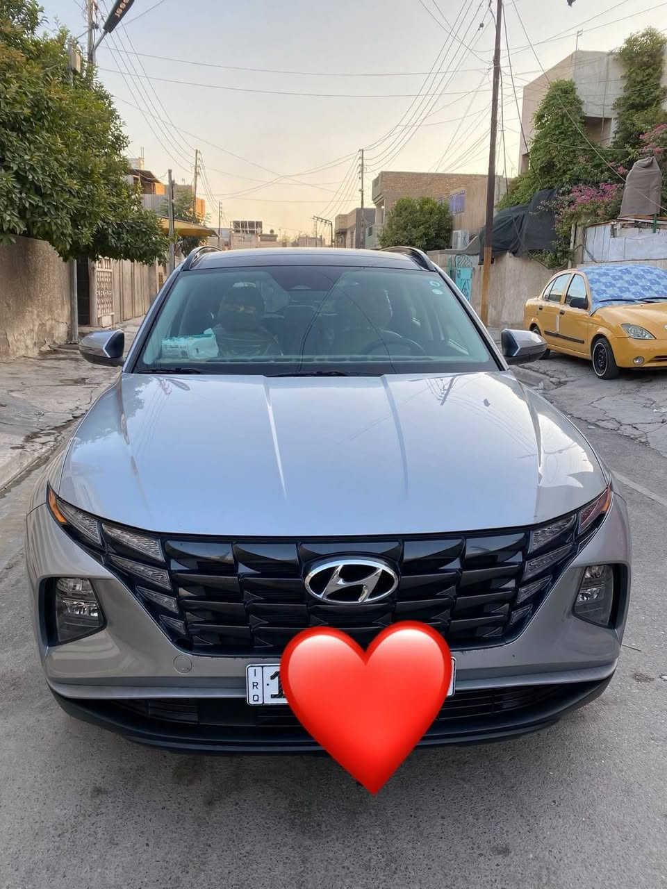ورقم الشاصي داخل المنشور،فول مواصفات
بانوراما 
مقاعد جلد
رادارات امامي خلفي
توقف ذاتي 
هاندبريك كهربائي 
بصمه ابواب وتشغيل 
تشغيل عن بعد
كشن كهرباء 
تدفئه كشتات
قياده ذاتية 
صندوق كهرباء 
شفتات رياضيه 
ويل كب 20
داخل ابيض
وبعد بيه مواصفات 
السعر 190وبيه مجال حك الجيه مكاني بغداد ***********
السلام عليكم توكسان موديل 2024,,هايبرد فور ويل وارد امريكي كلين بدون حادث كفاله عامه فقط دعاميه السياره ع وضع الشركة رقم بغداد تحويل ثاني يوم صور

