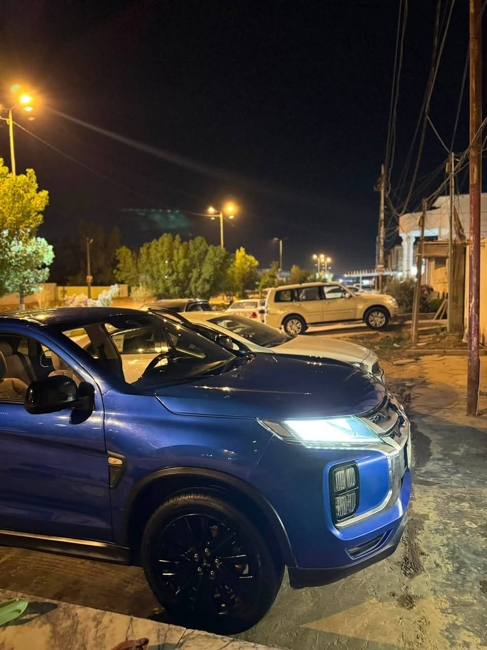 ميتسوبيشي اوتلاندر سبورت موديل 2022

سيارة تجمع بين الشكل الرياضي 

* محرك  (4 سلندر) 2000

* ويل كب رياضي 18 انچ لون اسود

* لايتات LED امامية

* كشافات لايت LED

* حساسات مطر

* شاشة كبيرة Apple CarPlay + Android Auto

* تدفئة كشنات الامامية 

* كامرة خلفية

* رادار امامي اوتو بريك

* تحذير مغادرة المسار

* تحكم اوتوماتيكي بالضوء العالي

* نظام ثبات الكتروني

حادث السيارة الجاملغ صبغ وربع البنيد صبغ
ماشية55 ميل 
العنوان ديوانية الجزائر
***********
