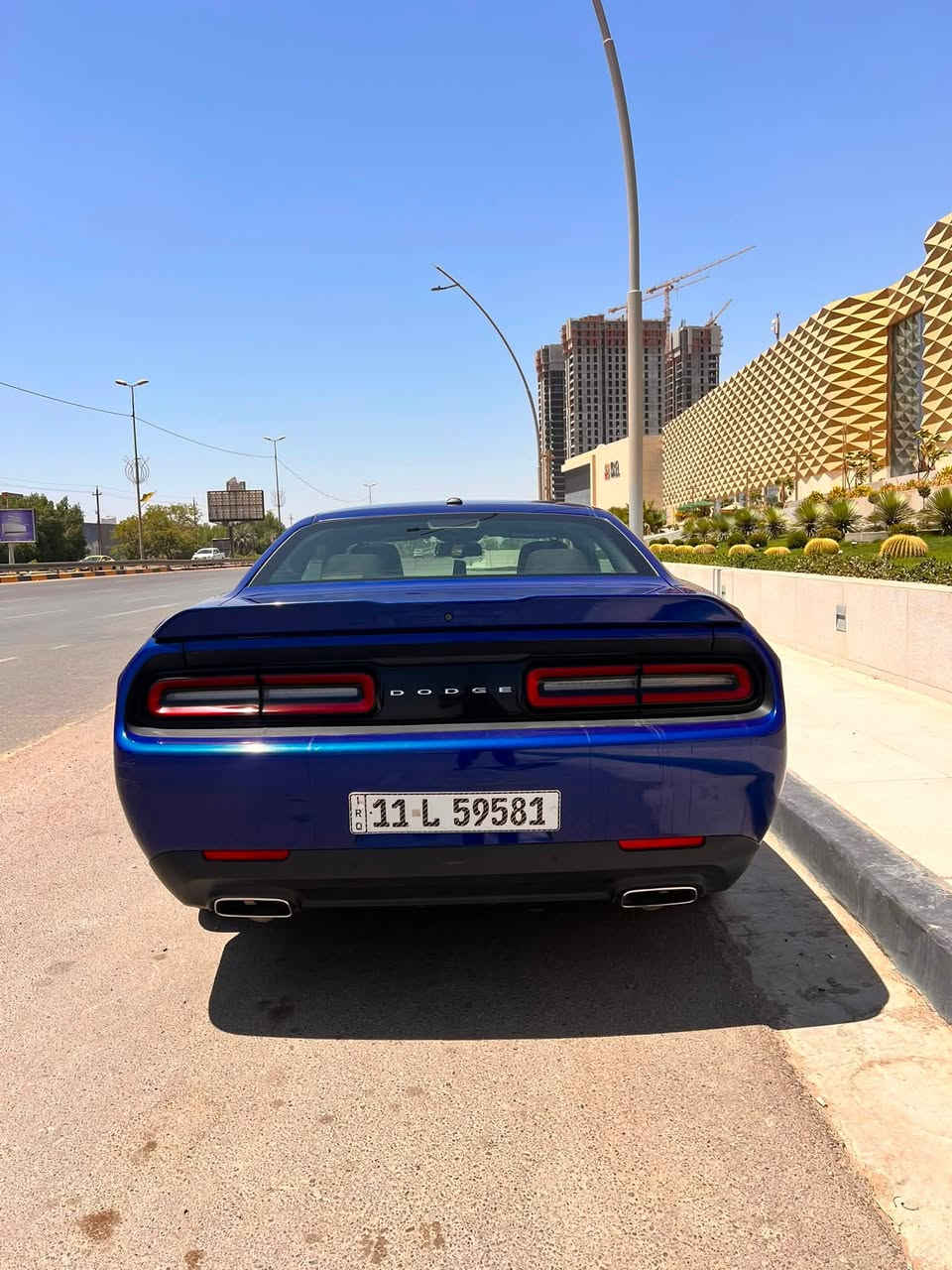 للبيع تشالنجر GT موديل 2022 تو ويل 
ماشيه ٦٨ الف وارد امريكي 
قطعتين وبارد بسيط بالجاملغ الخلفي 
 بدون ايرباك 
بدون لغد 
بدون شاصي 
البنيد نفسه ممبدل 
سعر ١٩٠ وبيها مجال
***********

