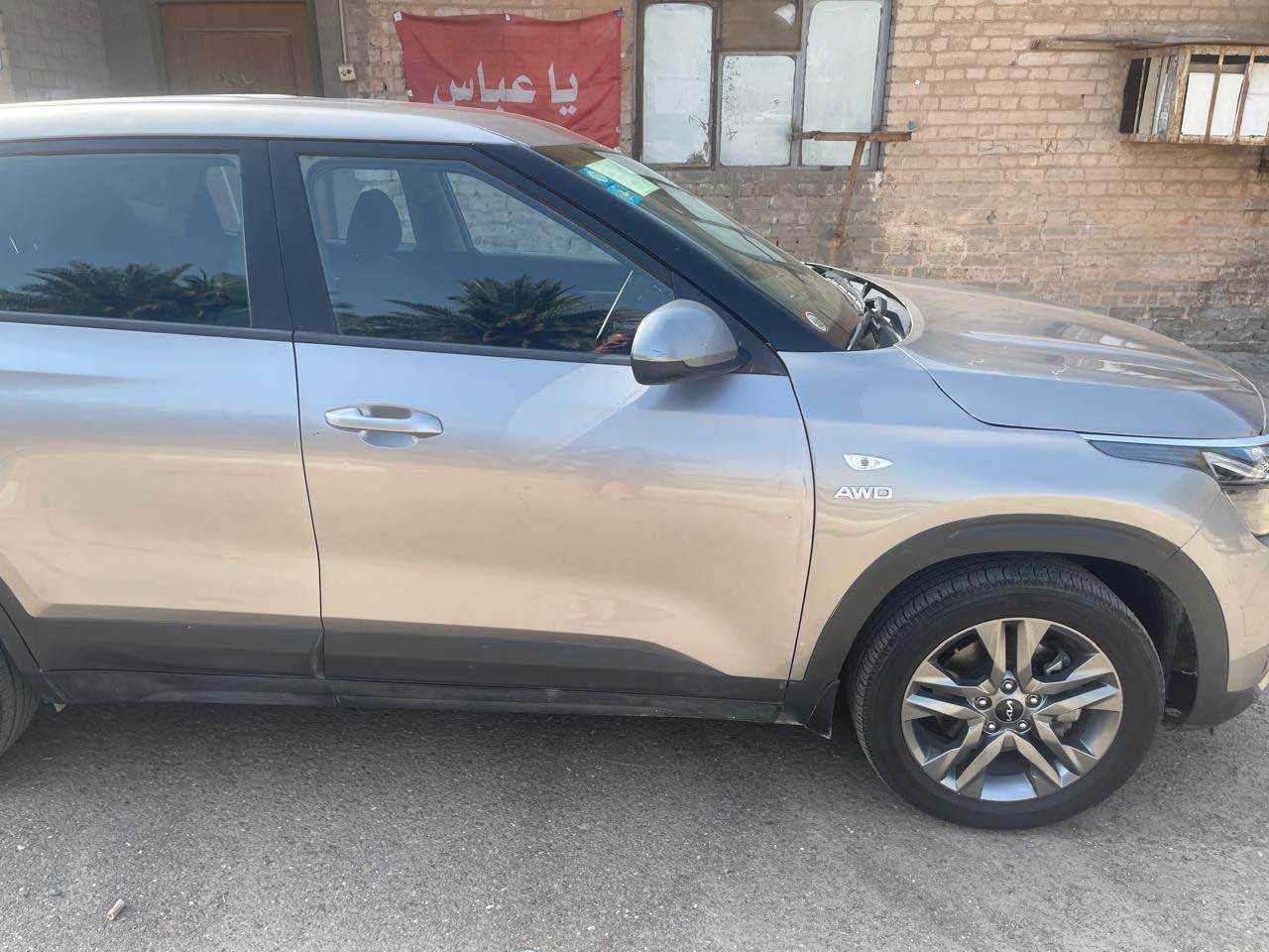 سلام عليكم 
كيا سليتوس موديل 2022 نص فول أمريكي 
حادث امريكا بنيد وجاملغ صبغ  ومنشور السونار بل صور وهنا بل عراق الجنطة صبغ جوه الرقم وهس السيارة بيه حادث جام لايت امامي وتعديل دعامية بس أبيع على حادثة السيارة مابي اي نقص غير المذكور  أعلاه ماشية 60الفً 
مكان السيارة الدوره الجمعية 
السعر 145 وبيه مجال مال تصليح 
رقم *********** بغداد, العراق
