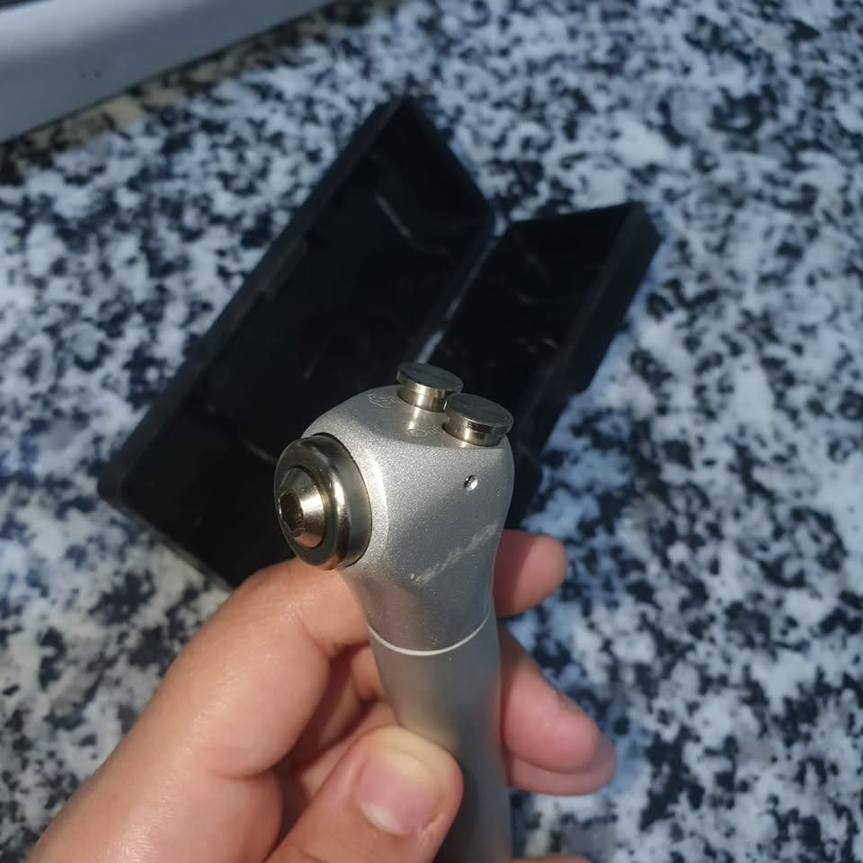 سلام عليكم
غراض عيادة عزلت ويردون يبيعوهن 
سعرهن كلهن شلع ٥٠٠ الف

للتواصل واتساب فقط

***********
